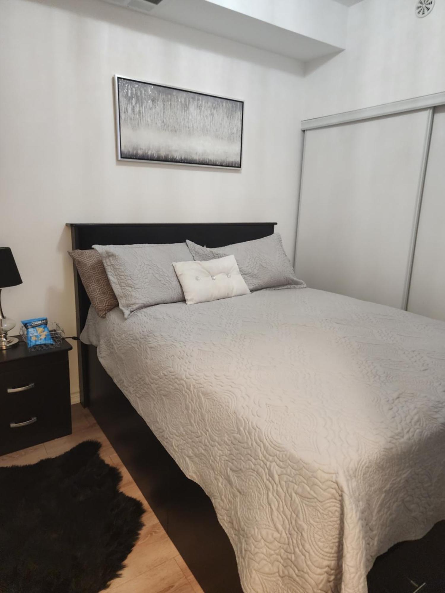 Апартаменты Beautiful Townhouse Near Yorkdale Mall, Wilson Subway Торонто Экстерьер фото